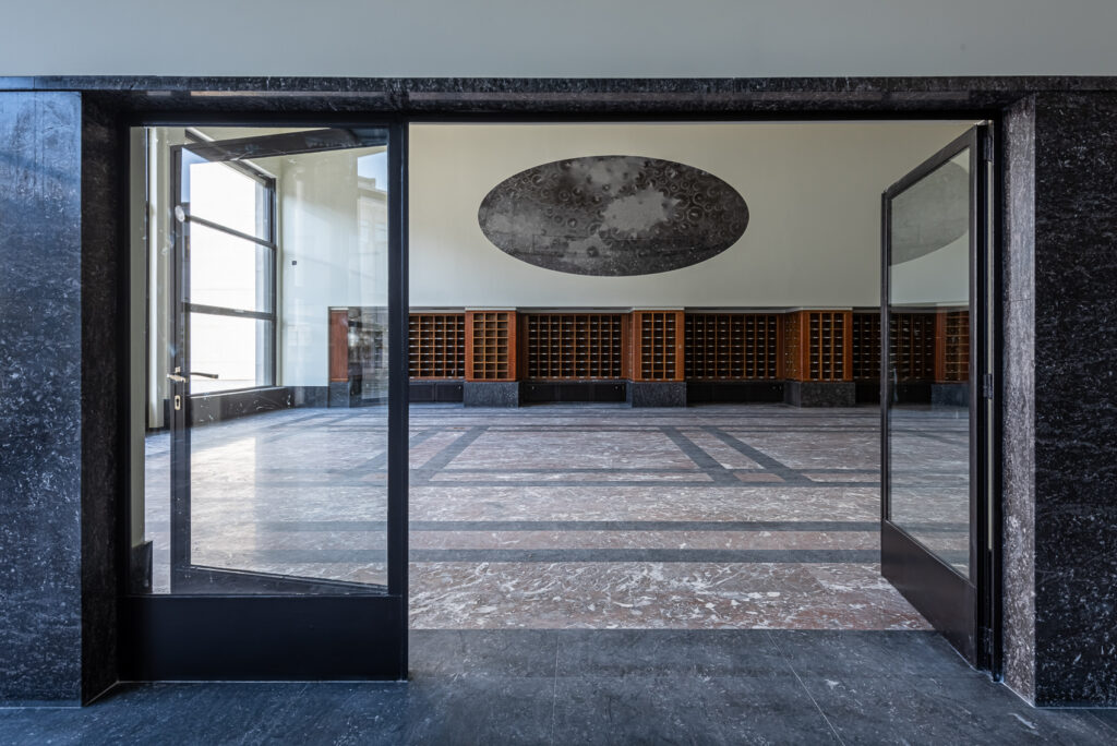 ZENO X GALLERY - Dirk Braeckman at Ghent University Library